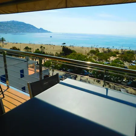 Apartment Gmid Immo A221 Atico Duplex Con Piscina, Terraza Y Parking En Primera Linea De Mar Roses
